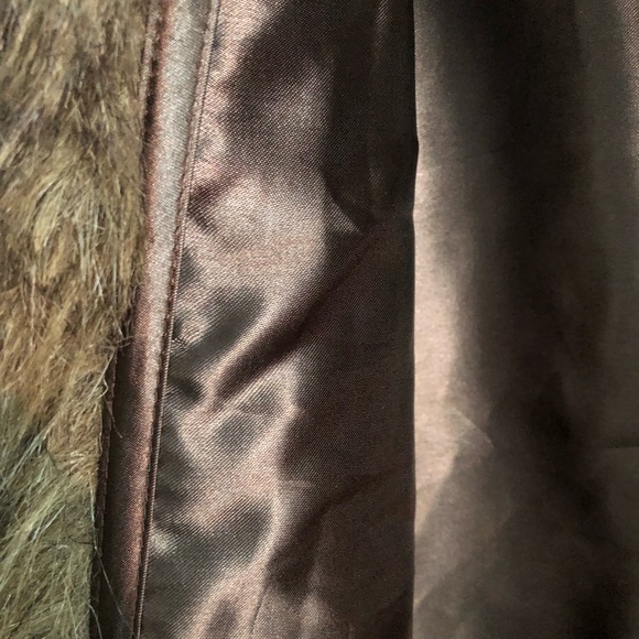 Faux Fur Vest - Picture 8 of 8